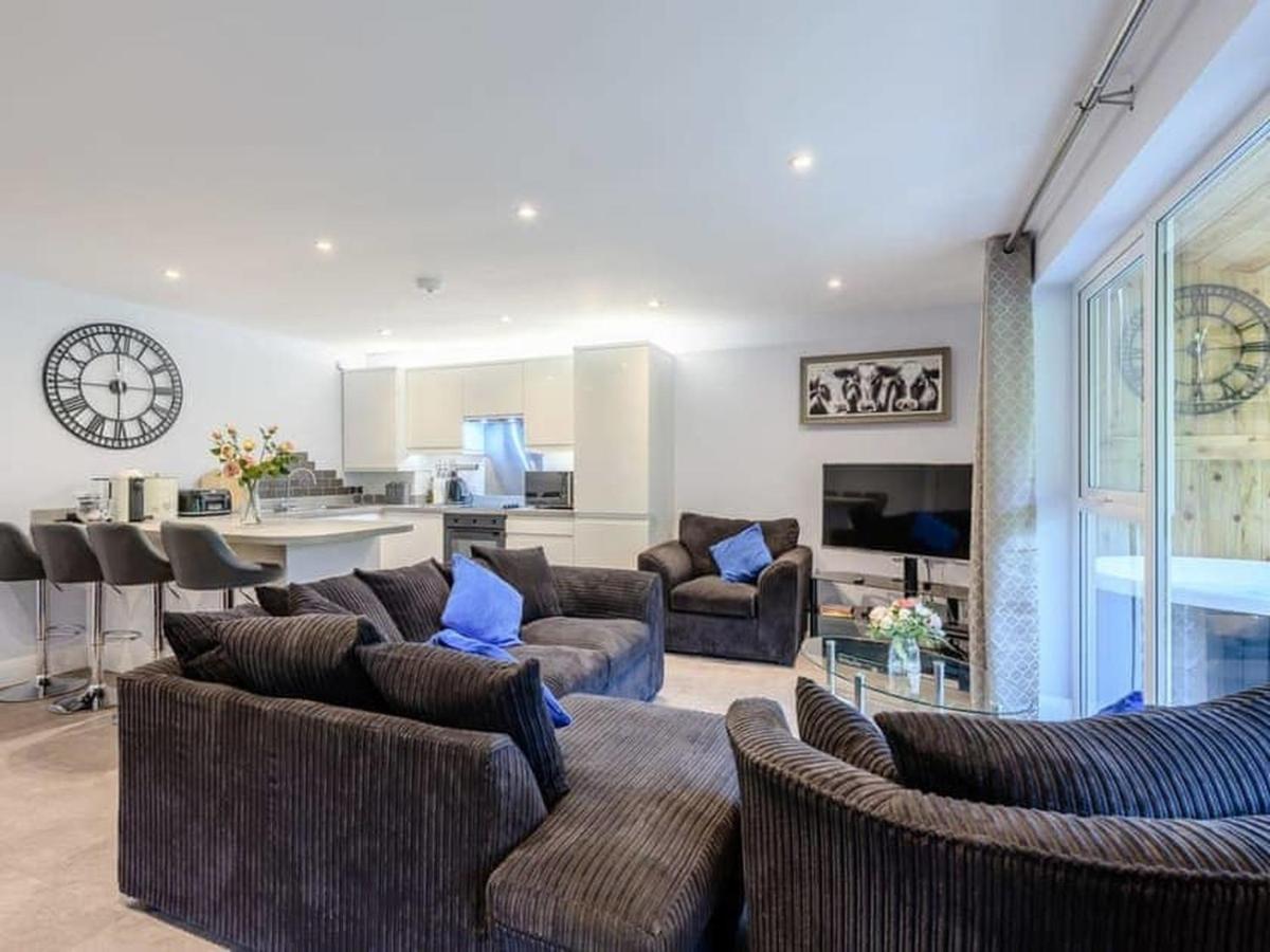 The Hideout, A Detached Lodge, Hot Tub, Heating, Wifi & Parking Long Bredy Exterior foto